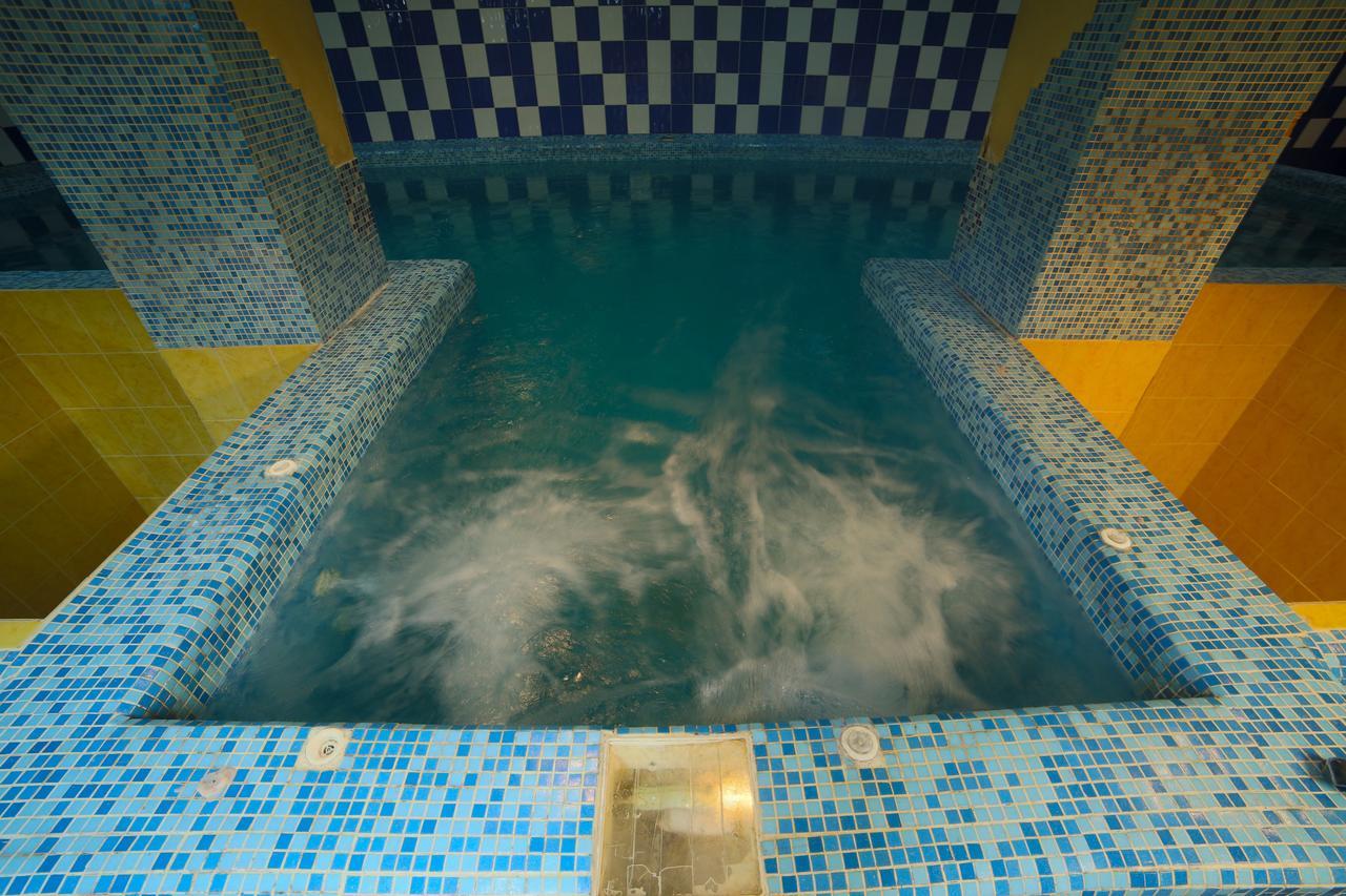 Malyvo Hotel Dilyatyn Zewnętrze zdjęcie