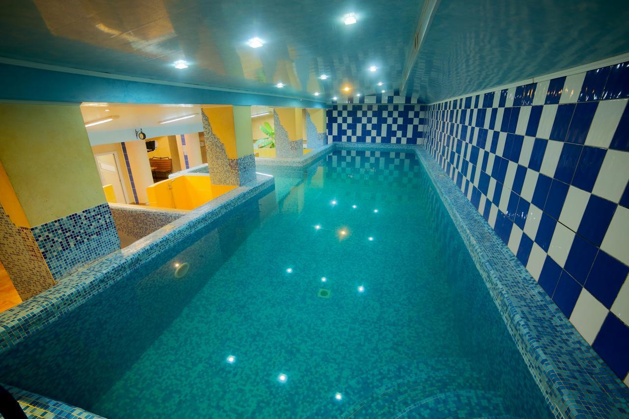 Malyvo Hotel Dilyatyn Zewnętrze zdjęcie