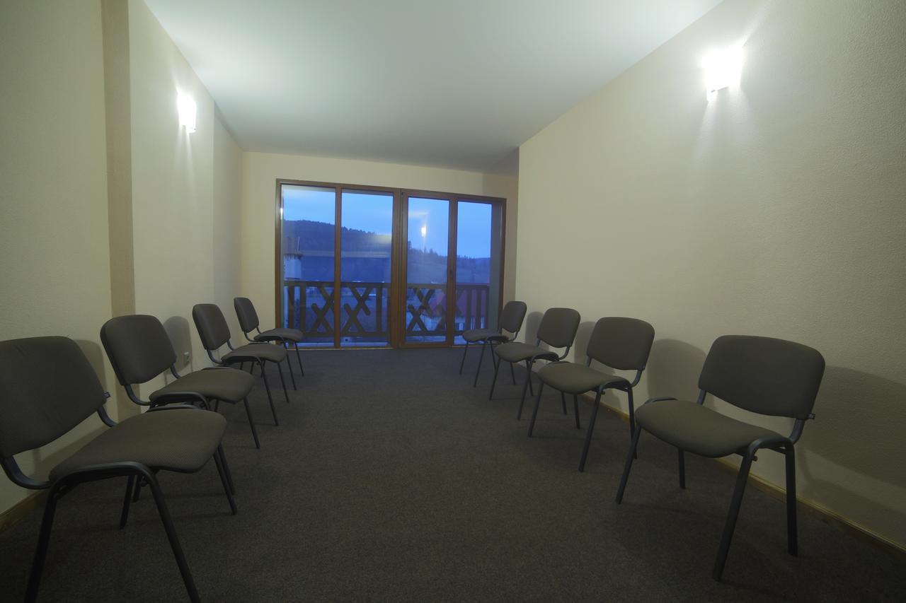Malyvo Hotel Dilyatyn Zewnętrze zdjęcie