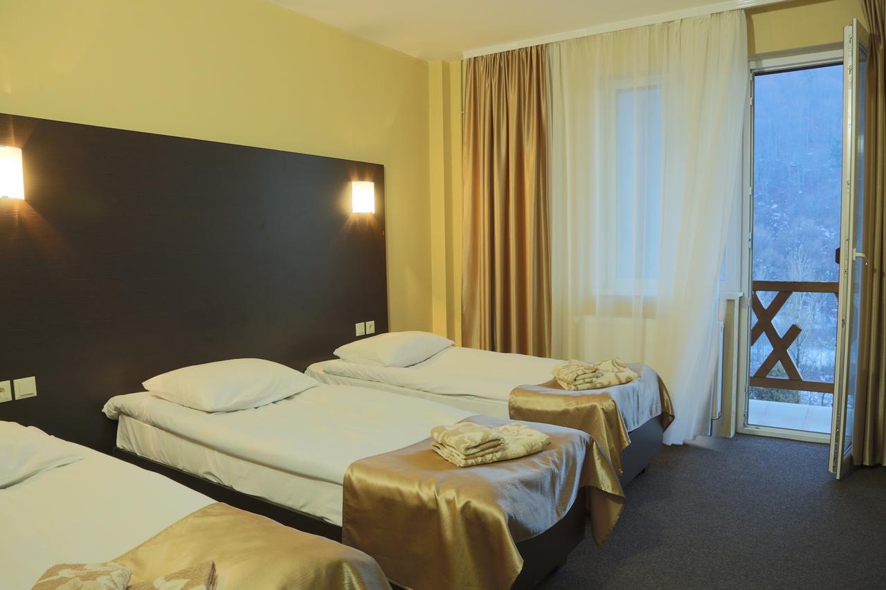 Malyvo Hotel Dilyatyn Zewnętrze zdjęcie