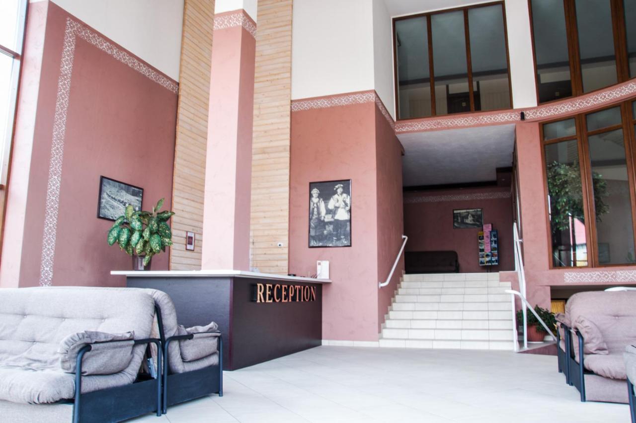 Malyvo Hotel Dilyatyn Zewnętrze zdjęcie